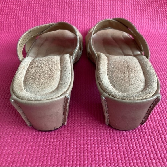 Liz Claiborne Flex  sandals Tan Women's  7m - Picture 6 of 8